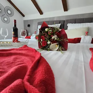 https://ana.hotelinzadar.com
